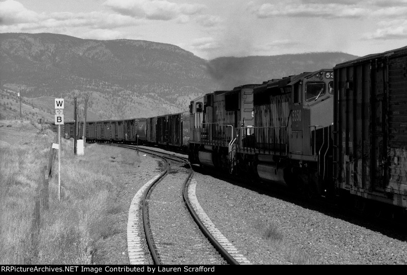 CN 5736 E/B